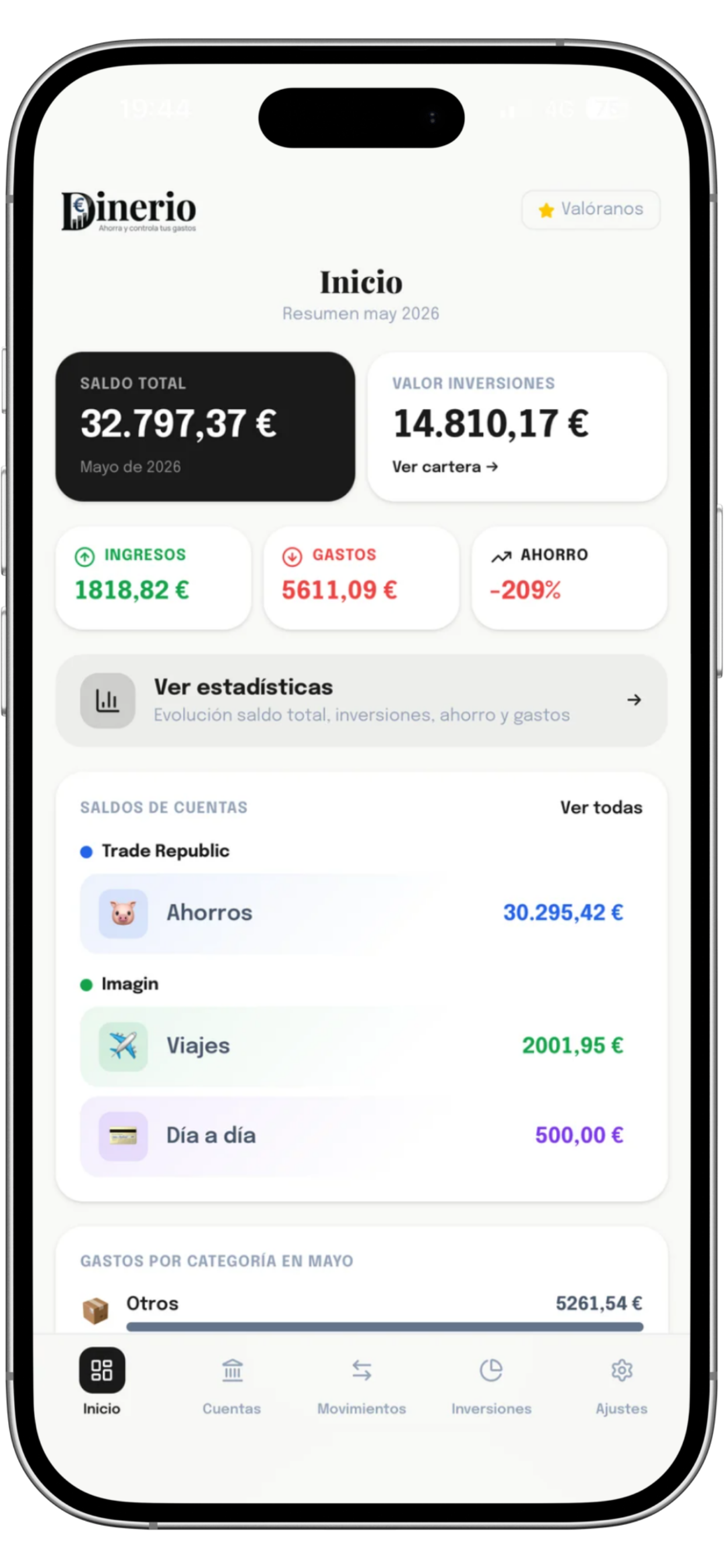 Dashboard de Dinerio con resumen de finanzas personales